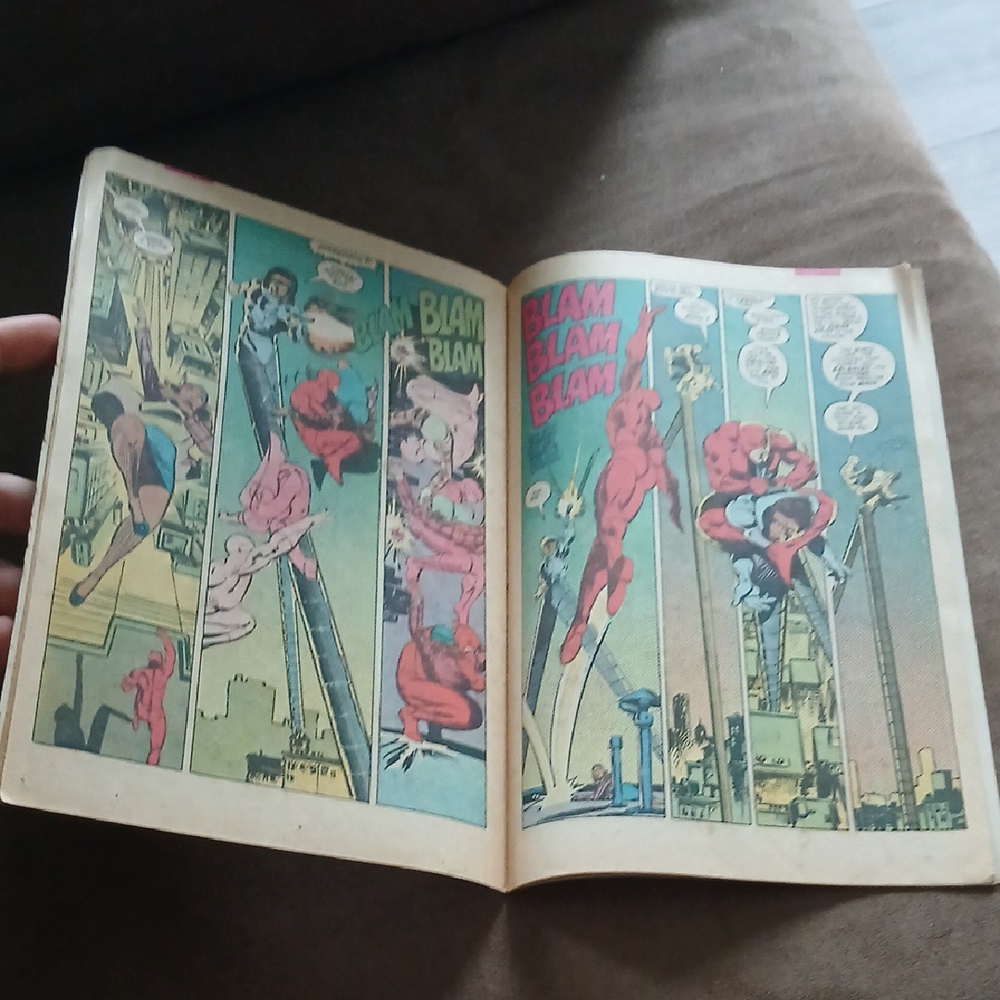 Daredevil Marvel 1982 Comic Book - image 3